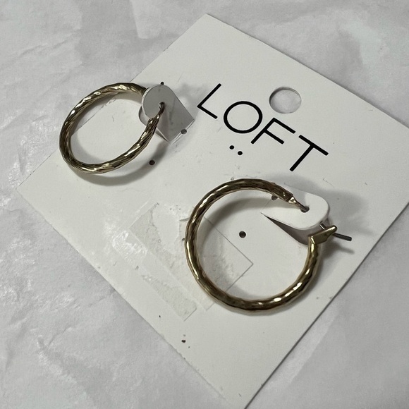 Loft Hoop Earrings Gold Toned 1" Textured Finish - Picture 1 of 5